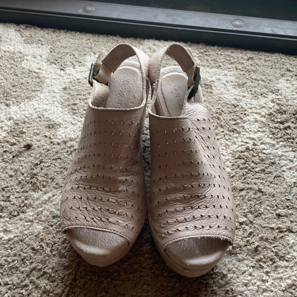 Open Toed Wedges by Chocolat Blu